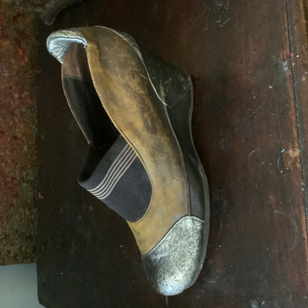 Dress shoe. Olive green Suede back and silver leather